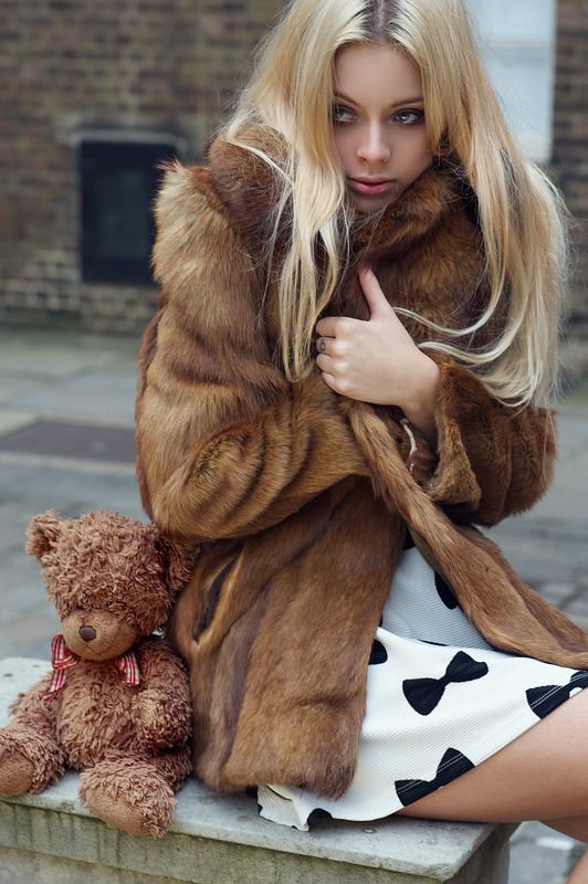 canva-photography-of-a-woman-wearing-fur-coat-MADGvhX2uB0
